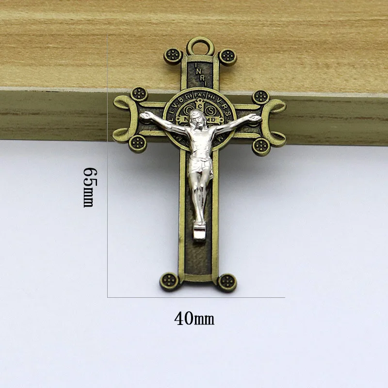 HeyMamba Antique Christian Jesus Cross Pendant Keychain Religious Crucifix Catholic Wall Crosses Decore Car Souvenirs Gift