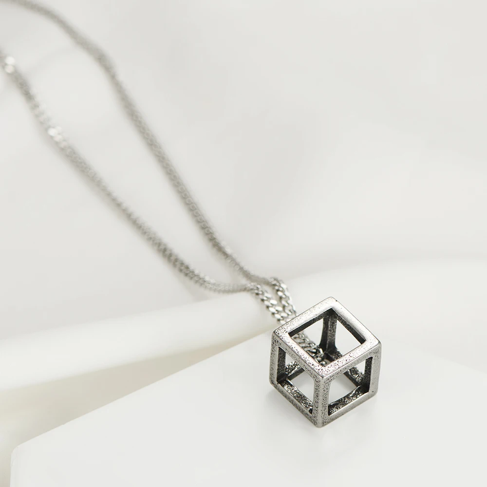 Punk Hollow Cube Pendient Necklaces for Men Women Unisex Stainless Steel Square Charm Jewelry Necklace Geometric Collier Fashion