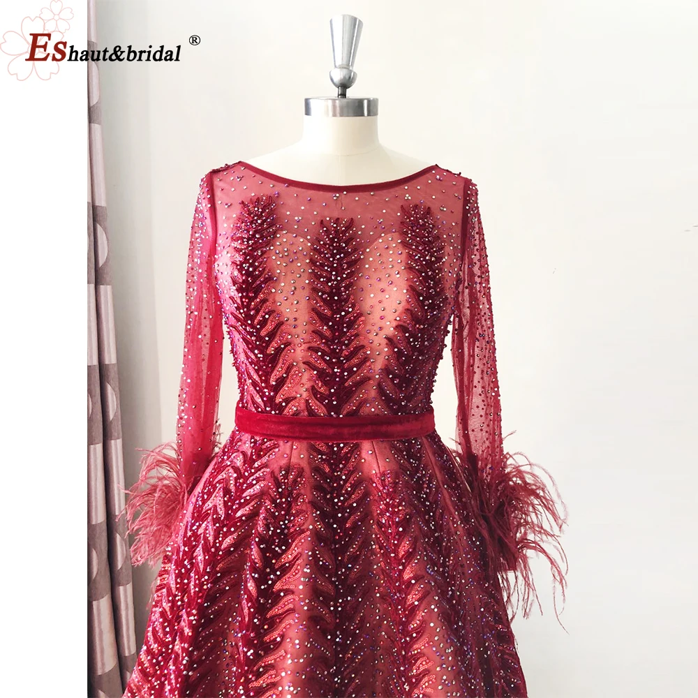 Elegant Dubai Evening Night Dress 2023 Long Sleeves A-Line O Neck Velvet Crystal Side Pockets Feathers Formal Party Gowns