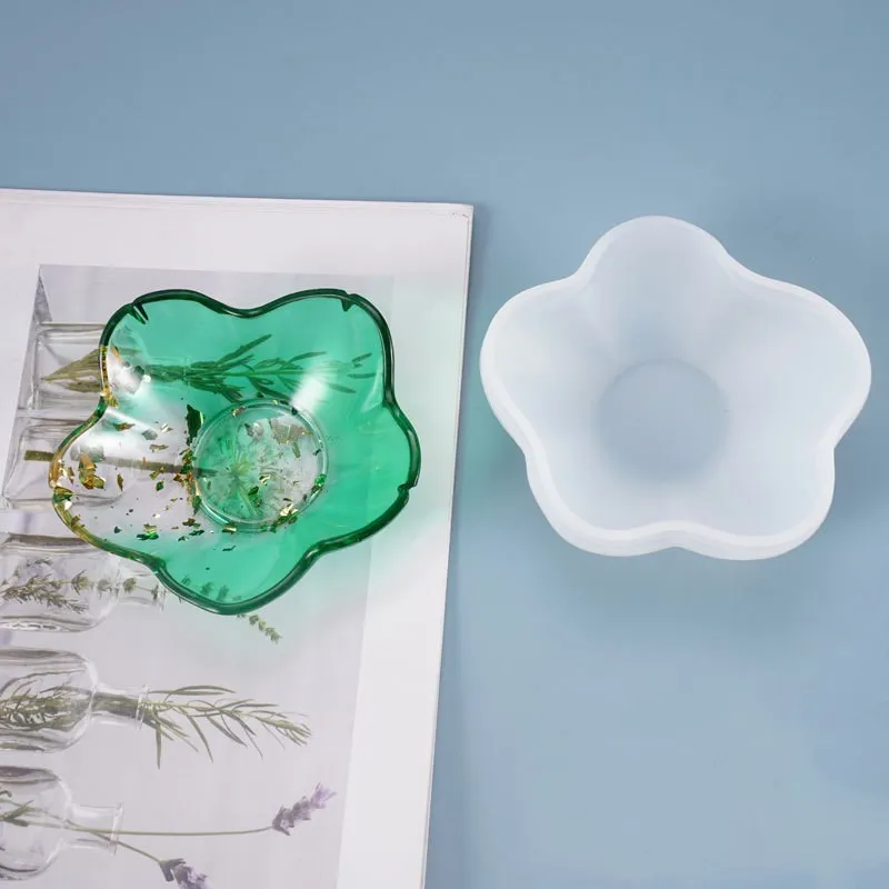 Petal Plate Dish Jewelry Plate DIY Trinket Dish Sauce Dish Small Plate Jewelry Decorations Transparent Eepoxy Resin for Crafts