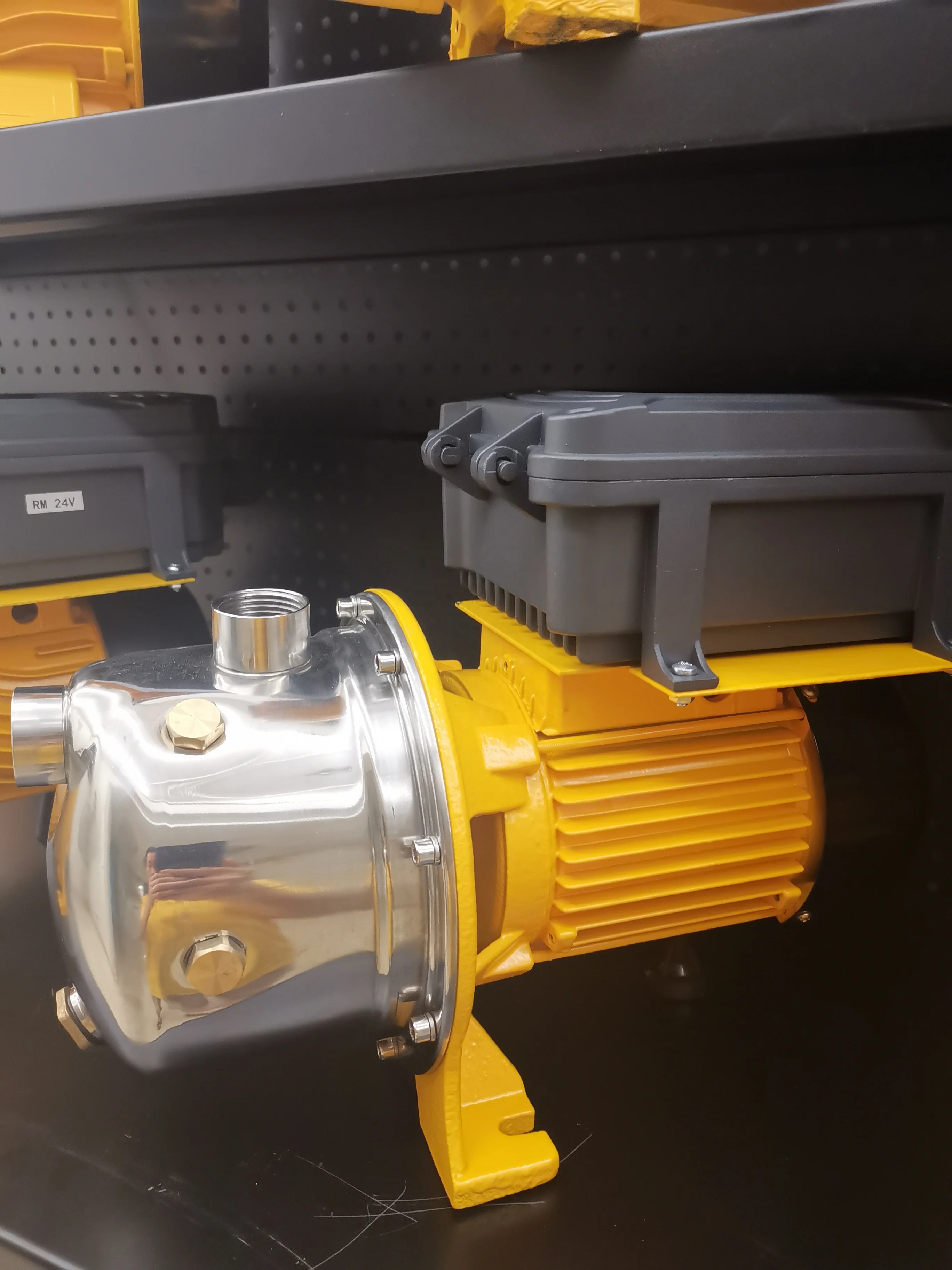 High Pressure 0.75KW 72V DC Solar Agricultural Water Pumping System