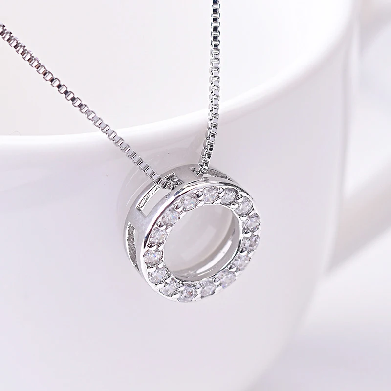 925 Sterling Silber Runde Zirkon-Anhänger-Halsketten für Damen, modischer edler Schmuck, halb mit Strasssteinen besetzte glänzende Kreis-Schlüsselbeinkette – Detail 25