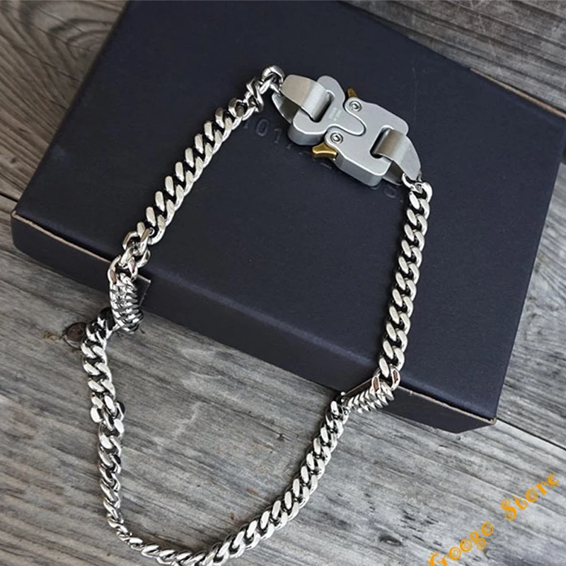 Skateboard Streetwear 1017 ALYX 9SM Hero Chain Necklace Men Women Best Quality Titanium Metal Buckle ALYX Necklace Accessories