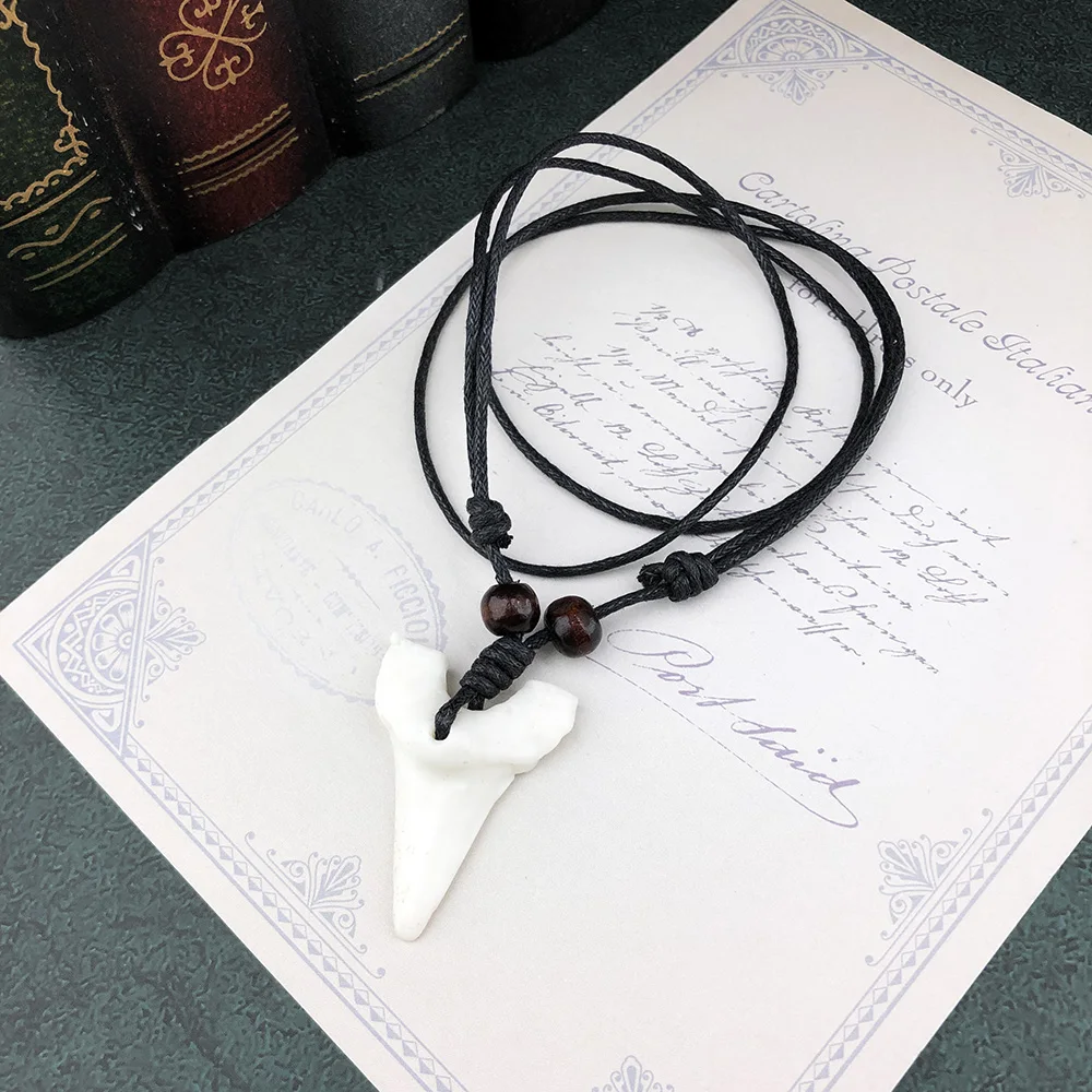 Goth Accessories White Imitation Shark Tooth Necklace for Women Adjustable Rope Chain Gothic Punk Jewelry Wholesale Gift VGN051