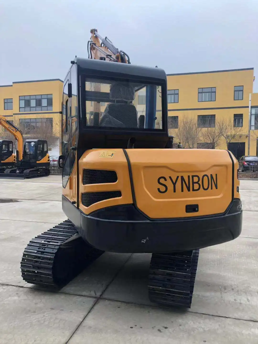 SYNBON Farm Digger Machine Power And Hydraulic System Crawler Excavator