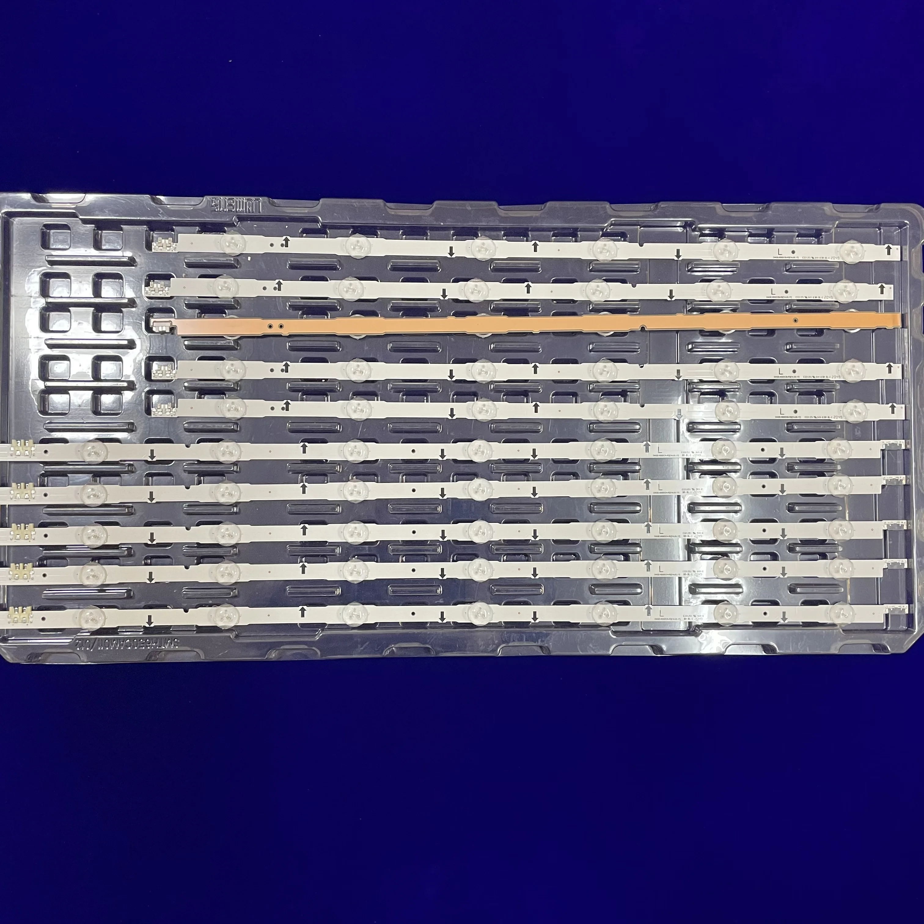 16PCS LED Strip 2014SVS65F 3228 R06 L08 D4GE-650DCA-R2 D4GE-650DCB-R2 for UN65J5500 UN65J6300 UN65H6300 UA65H6088 UA65H6400