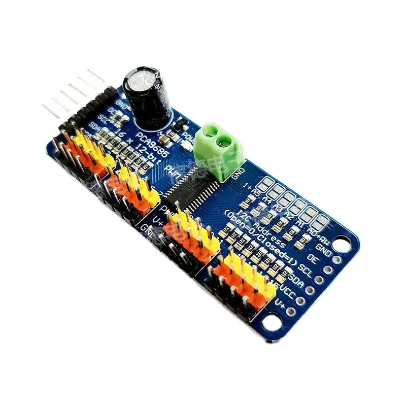 Placa de controlador de engranaje de dirección Servo PWM de 16 canales, controlador de robot, módulo de controlador de interfaz IIC PCA9685