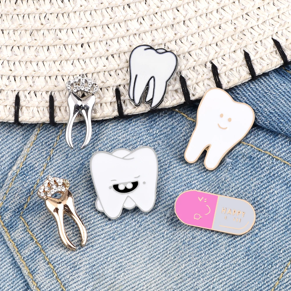 Medical  Badge Brooch Tooth Stethoscope Pill Brain Cartoon Metal Accessory Doctor Lapel Bag Button Pin kids Friends Jewelry Gift