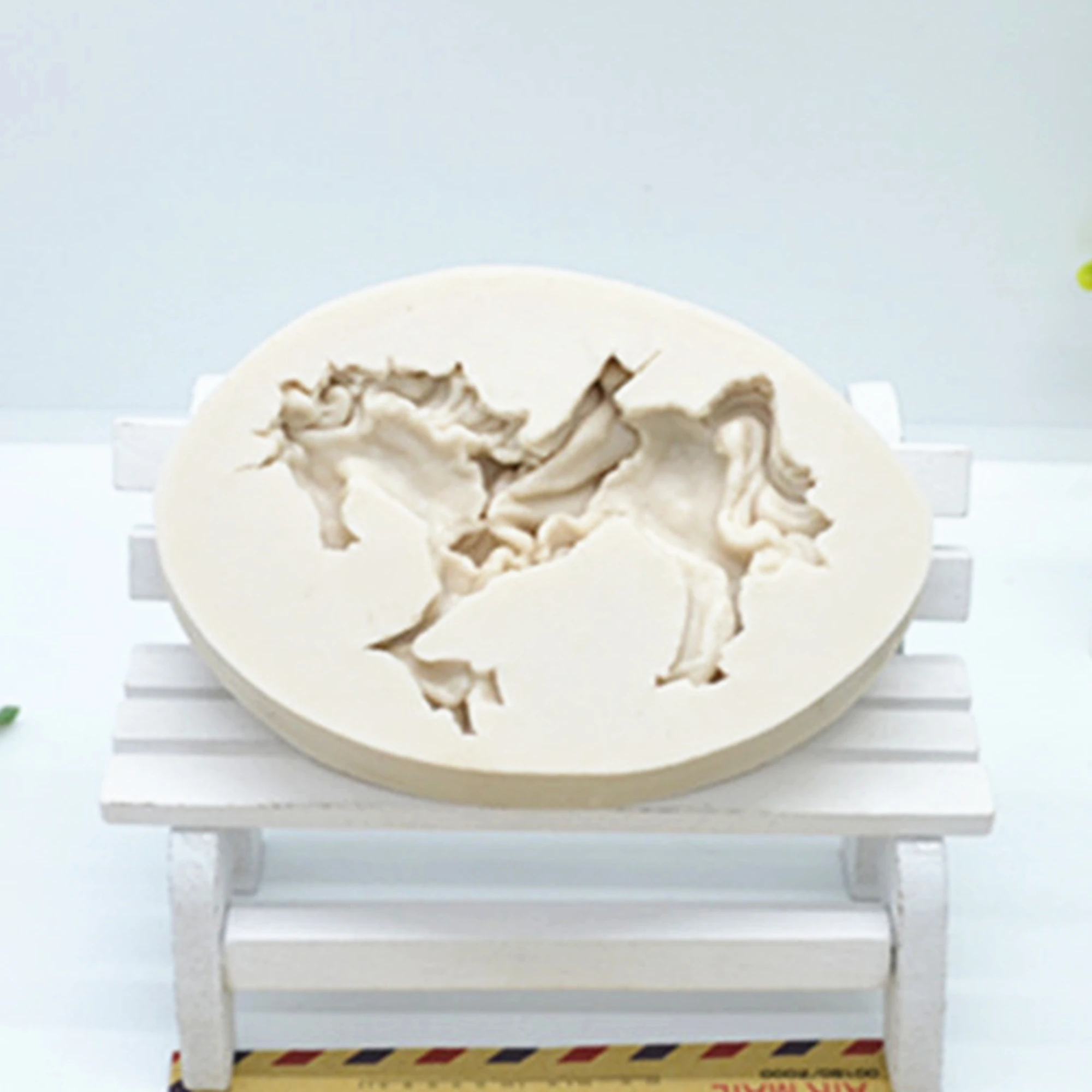 Trojan Fondant Molds Carousel Horse Cake Decoration Tools Silicone Resin Mold Chocolate DIY Kitchen Baking Accessories Tool M378