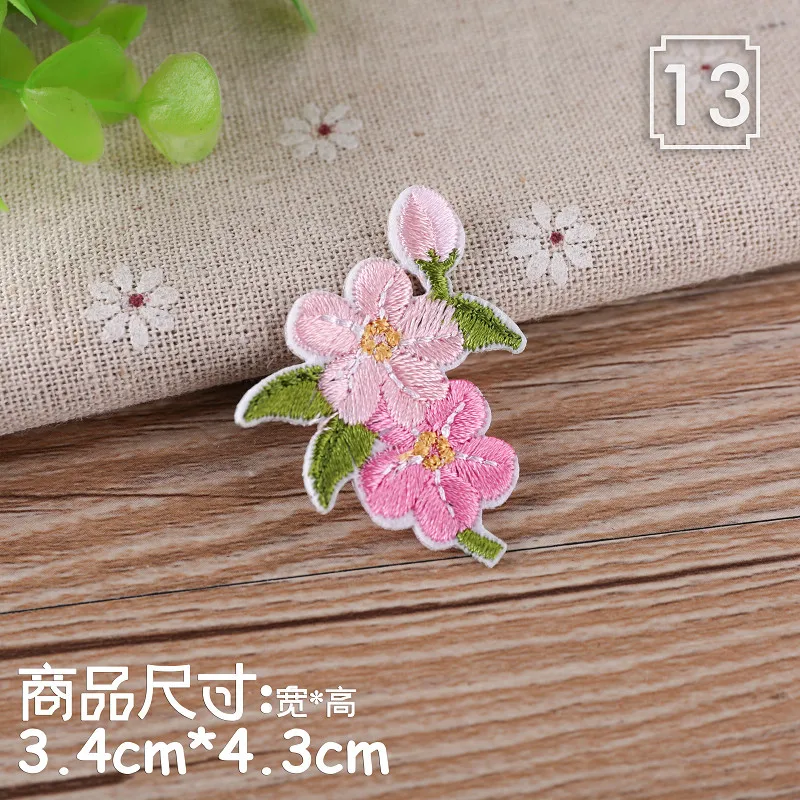 Exquisite Small Japanese Flowers Embroidery Iron Patches for Clothing Iron on Sticker on Clothes T-shirt Badge Iron-on Applique