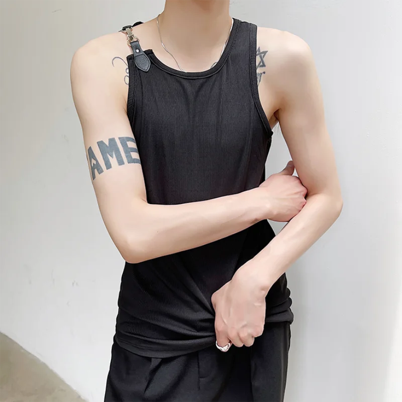 

Men's Sleeveless T - Shirt Summer New Fashion Popular Knitted Personality Metal Buckle Slim Solid Color Large Size Vest