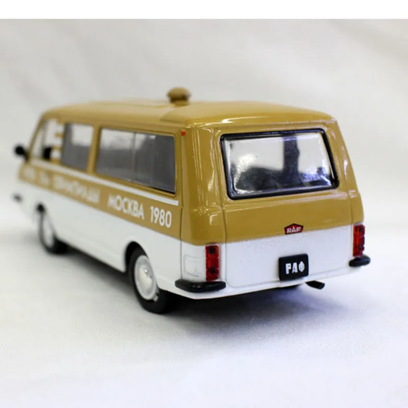 1:43 scale Winter sports special car vintage Russia RAF2203 Latvia retro van Collection Diecast alloy car model Metal toy