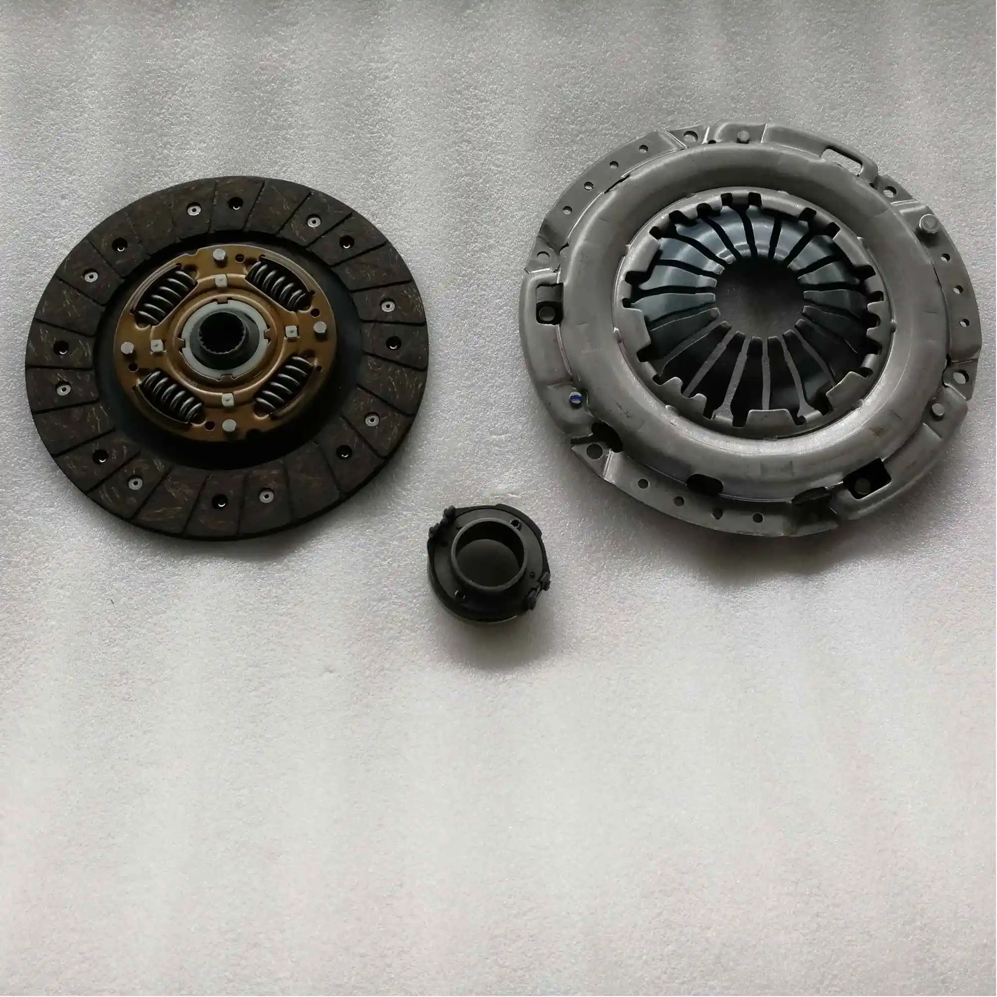 clutch   kits for   roewe 550/750/  MG6 1.8L-1.8T  diameter 228mm and 23 teetch