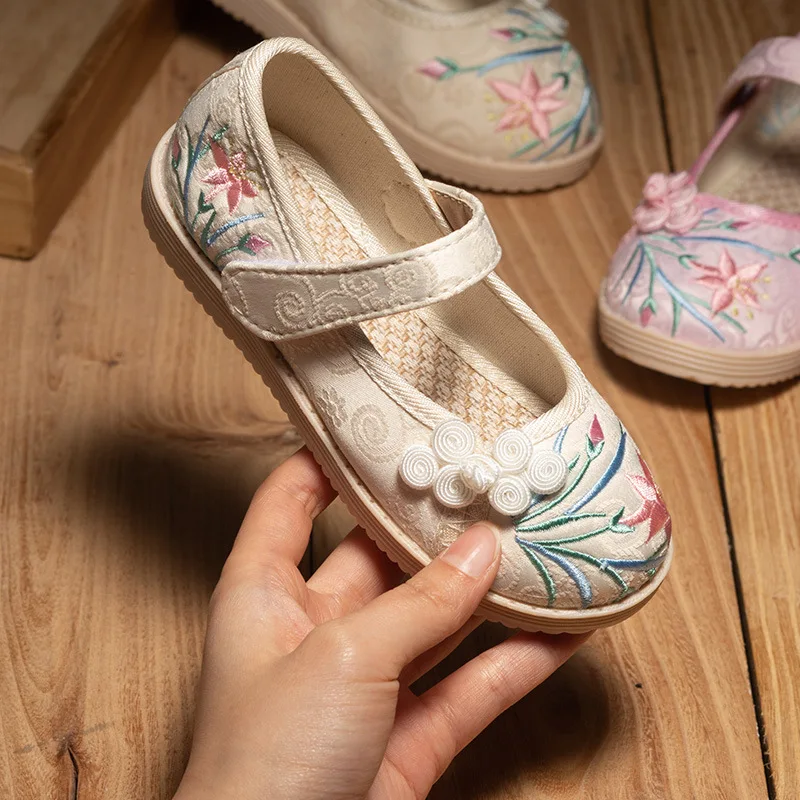 Retro Style Embroidered Shoes Children\'s Handmade Fabric Shoes Girls Retro Ethnic Style Embroidered Shoes Girls Princess Flats