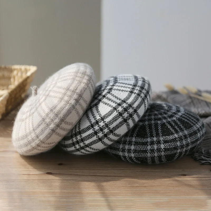 Autumn and winter Women\'s hats Plaid knit beret Plaid knit beret