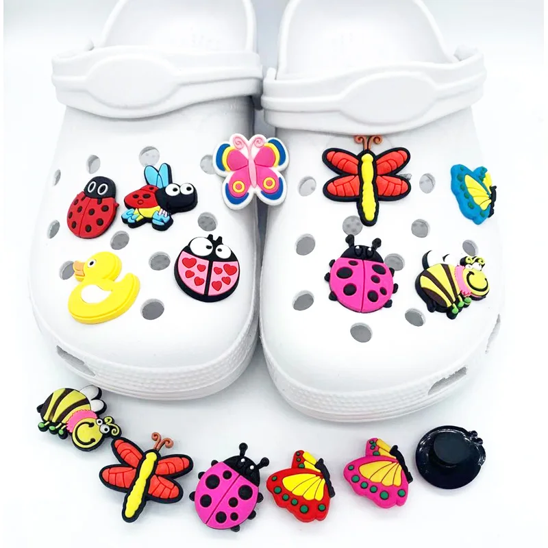 1-ПВХ-Застежка-для-обуви-в-виде-насекомых-проекция-Красота-Бабочка-Стрекоза-пчела-садовая-обувь-крокодил-украшение-подходит-jibz
