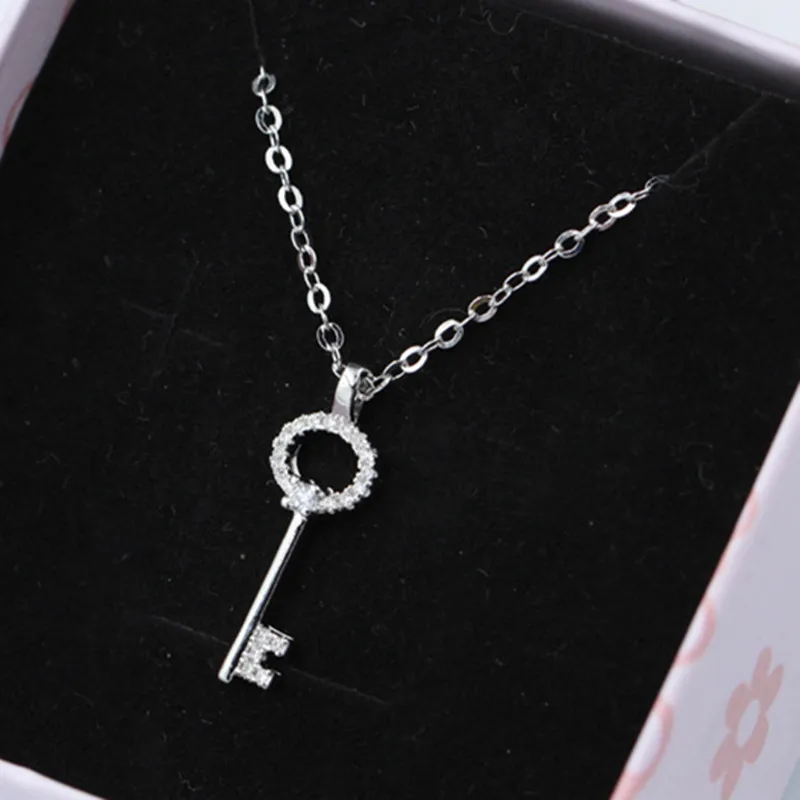 Fashion Punk Creative Key Hot 925 Sterling Silver Necklace Shiny Star Pendants for Women Gift Choker Wedding Jewelry for Women