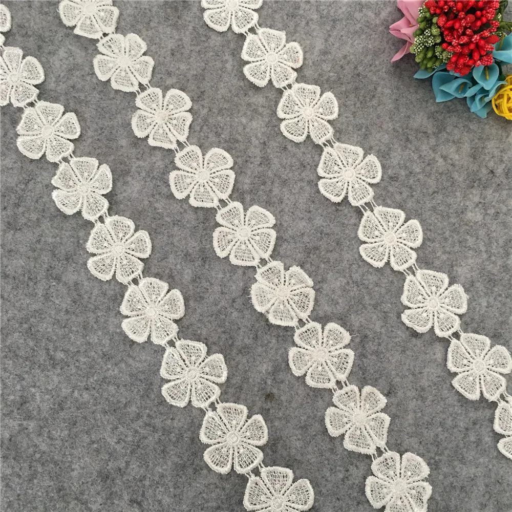 New arrive 1 yard White Embroidery Venetian Polyester Flower Lace Fabric DIY Decoration Clothing Sewing Applique Accessories