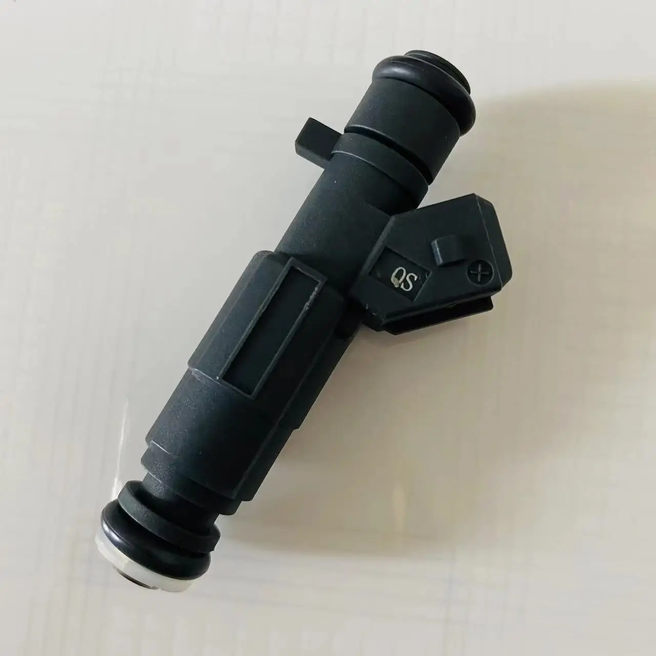 Good Quality Fuel Injector Nozzle for Great Wall Wingle Steed 2.2L 491QE Engine F01R00M041