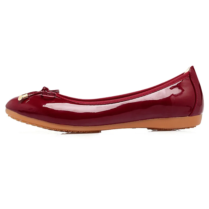 2023 new spring shallow mouth shoes women flat bottom wild bow patent leather scoop shoes round red wedding shoes large WSH2511