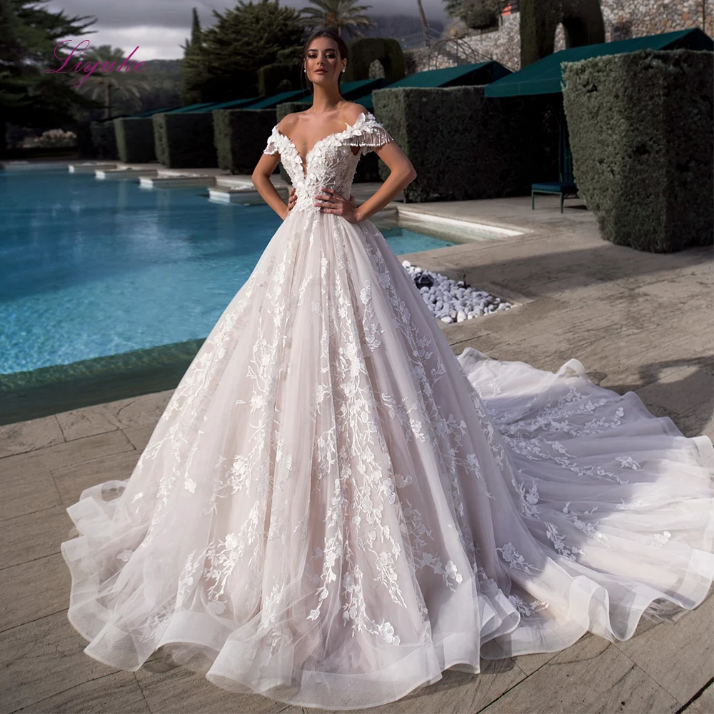 

Liyuke Gorgeous Strapless A Line Wedding Dress Appliques Lace Drop Beading Crystals Elegant Bridal Dress Wedding Gown