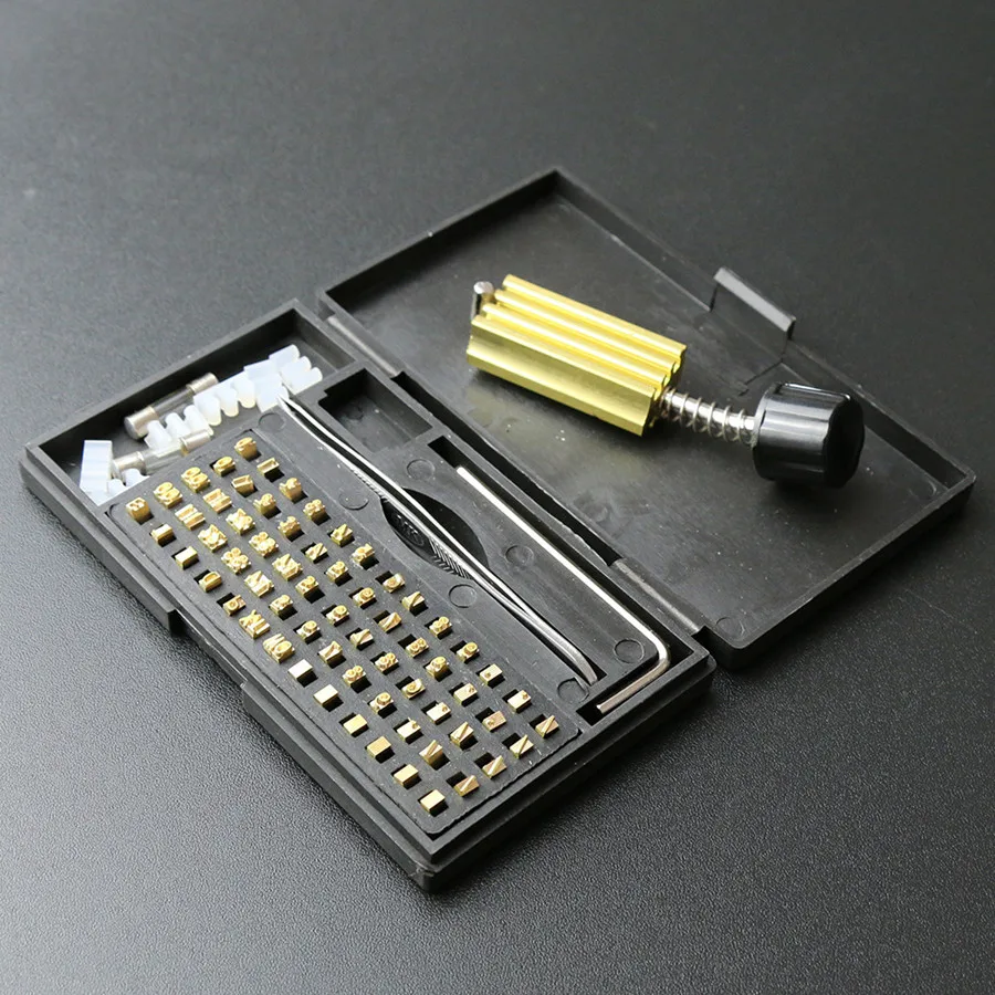 HP-130 Macchina per timbratura a nastro caldo Data di produzione Numero Durata della conservazione Stampante per codifica bavaglio per imballaggio alimentare in plastica di alluminio