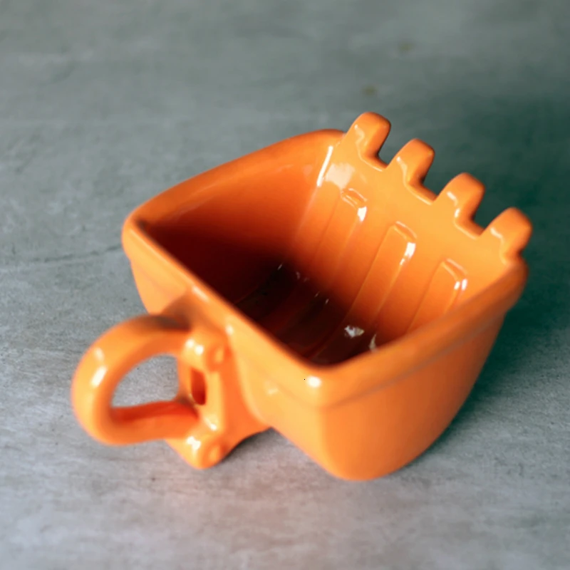 Personality Excavator Bucket Coffee Mug Shovel Spoon Amusing Ceramics Navvy Tea Cup Verre Crane Cigarette Holder Ashtray Tumbler
