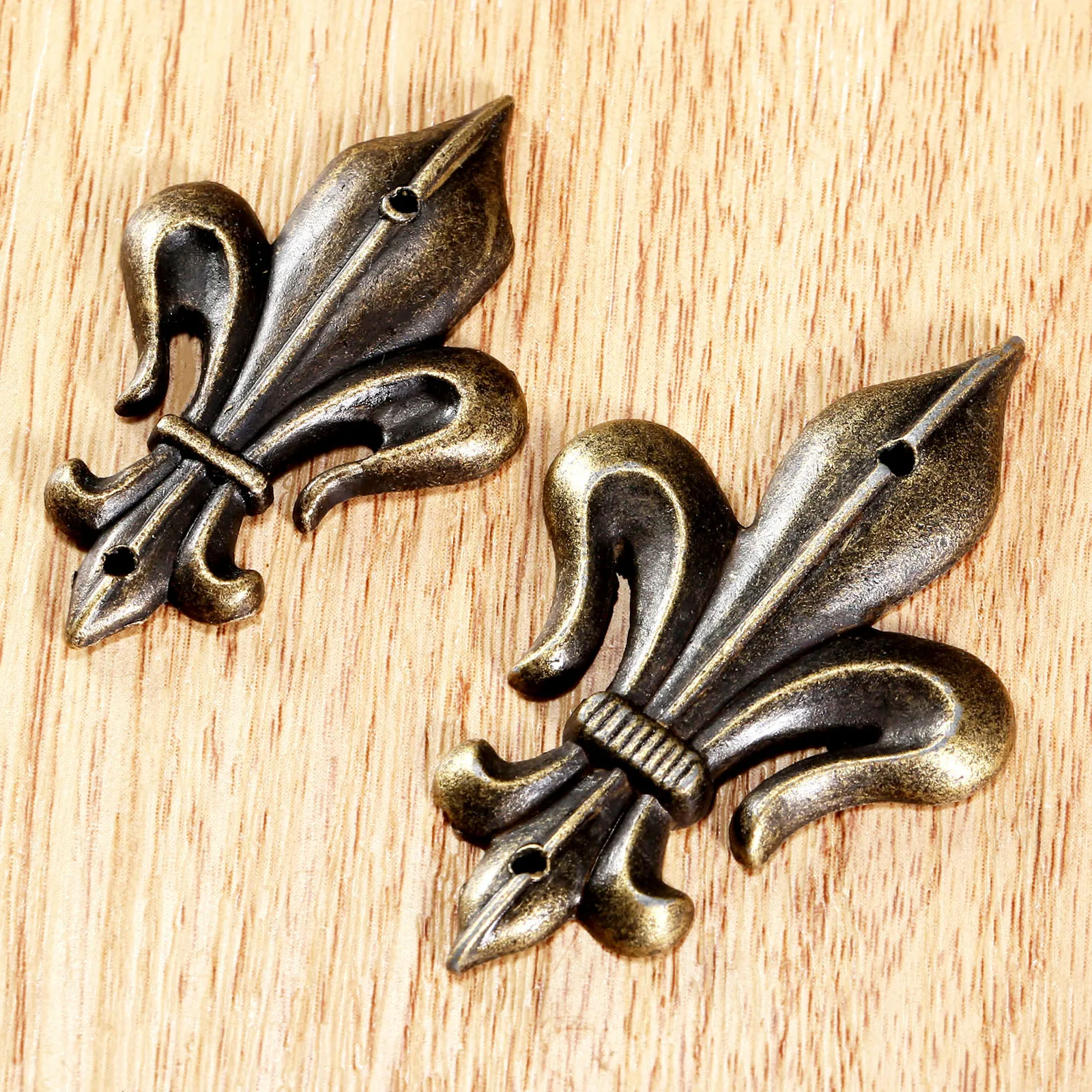 12pcs/4pcs Corners Protectors Furniture Decorative Antique Bronze shield Brackets Box case Feet Leg Vintage Metal 45mm/58mm nail