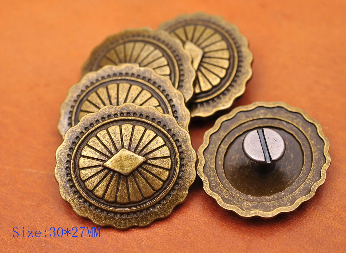 10X 30*27MM Antiqe Brass Tribal Beauty Diamond Flower LEATHERCRAFT Belt Leather Project Case CONCHOS Screwback