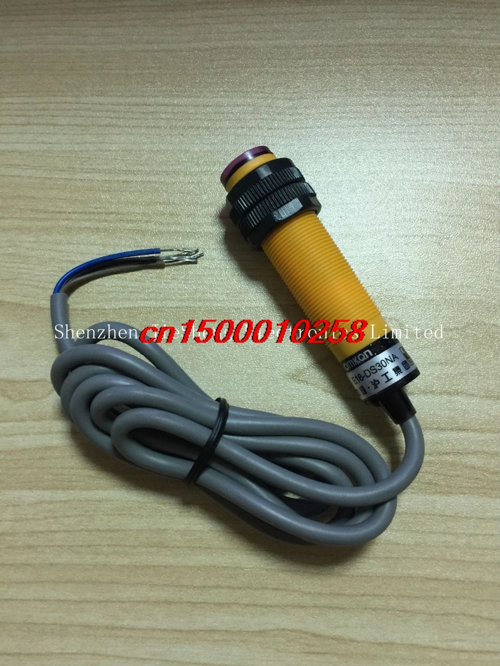 

FREE SHIPPING E18-DS30NA 24V three line NPN normally open diffuse reflection photoelectric sensor M18