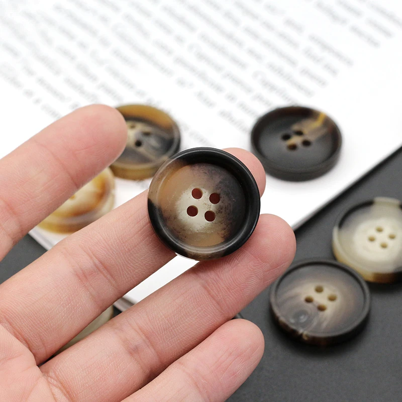 New 20pcs Resin 4 holes Buttons Sewing accessories Size Complete  for clothing Decorative Plastic Buttons Handmade DIY