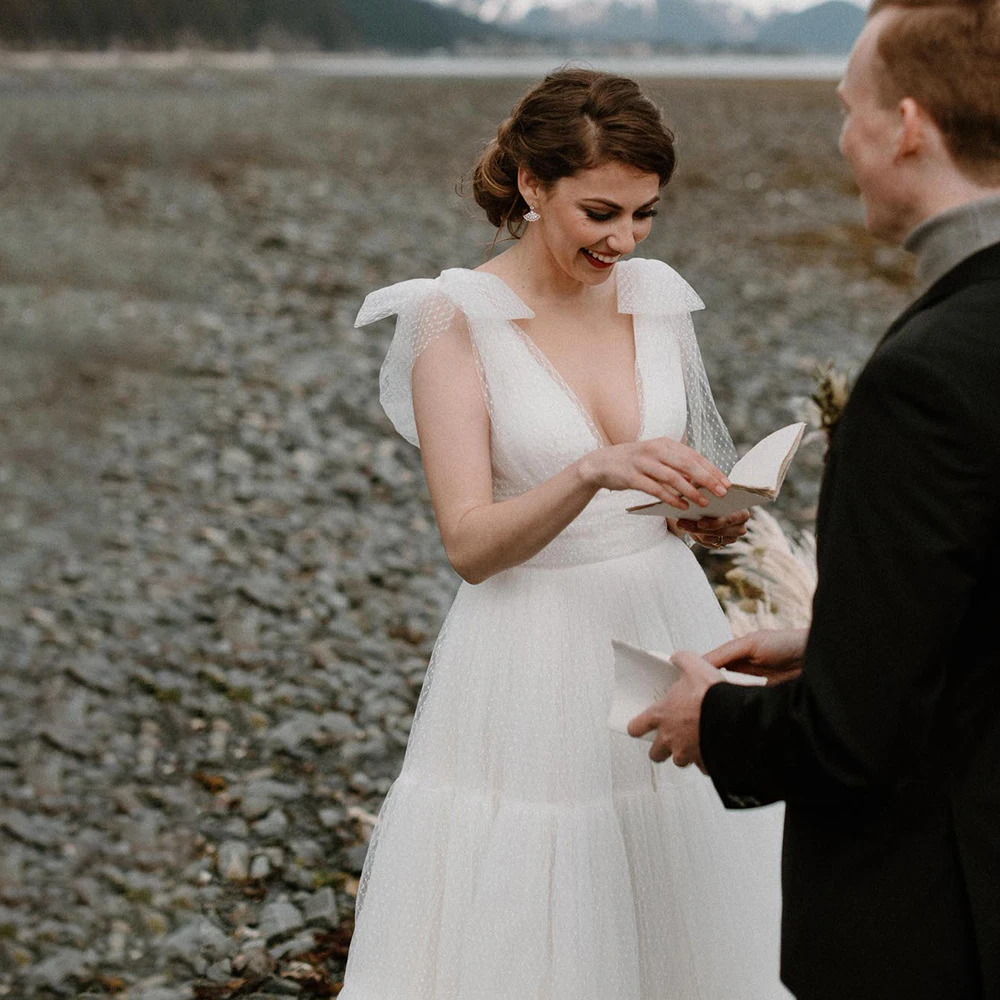 Tiered Polka Gepunktete Tüll Tee Länge Hochzeit Kleid Niedrigen V Ausschnitt Nach Maß Plus Größe Backless Puffy Geraffte Strand Braut kleider