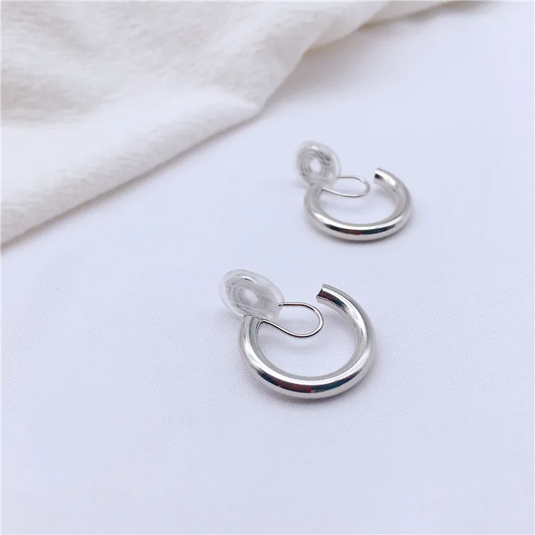 GRACE JUN Korea Style Geometric Clip on Earrings Fashion C Shape Mosquito Coil Ear Clip Statement Cuff Earrings Jewelry Gift New