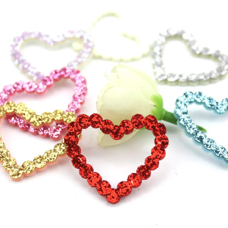 50 pz 3*3.5cm Glitter polvere cuore Hollow feltro imbottito Appliques per fai da te artigianato per bambini tornante Decor accessori copricapo