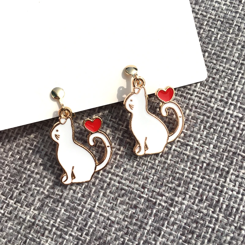 White kitten Earrings No Hole Ear Clips Lovely cat love Clip On Earring Without Piercing Minimalist Earrings Jewelry CE509