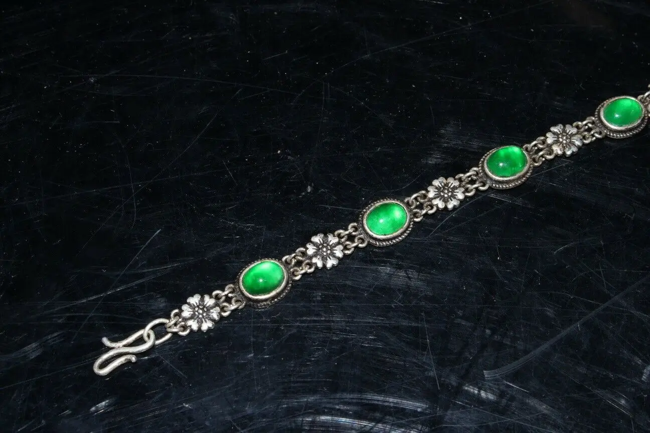 

Chinese Old Craft Made Green Jade Inlaid Old Tibetan Silver Chain Bracelet