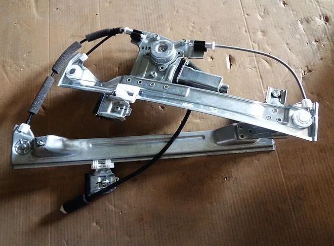 

FL DOOR POWER WINDOW REGULATOR ASSEMBLY (BRILLIANCE FSV/FRV/H330/H320）