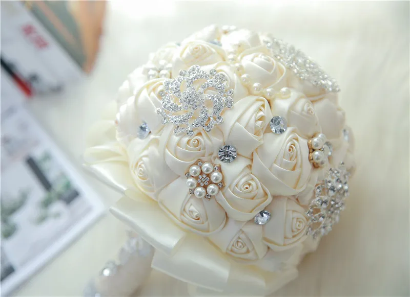 White Bridal Wedding Bouquet de mariage Pearls Bridesmaid Artificial Wedding Bouquets Flower Crystal buque de noiva 2019