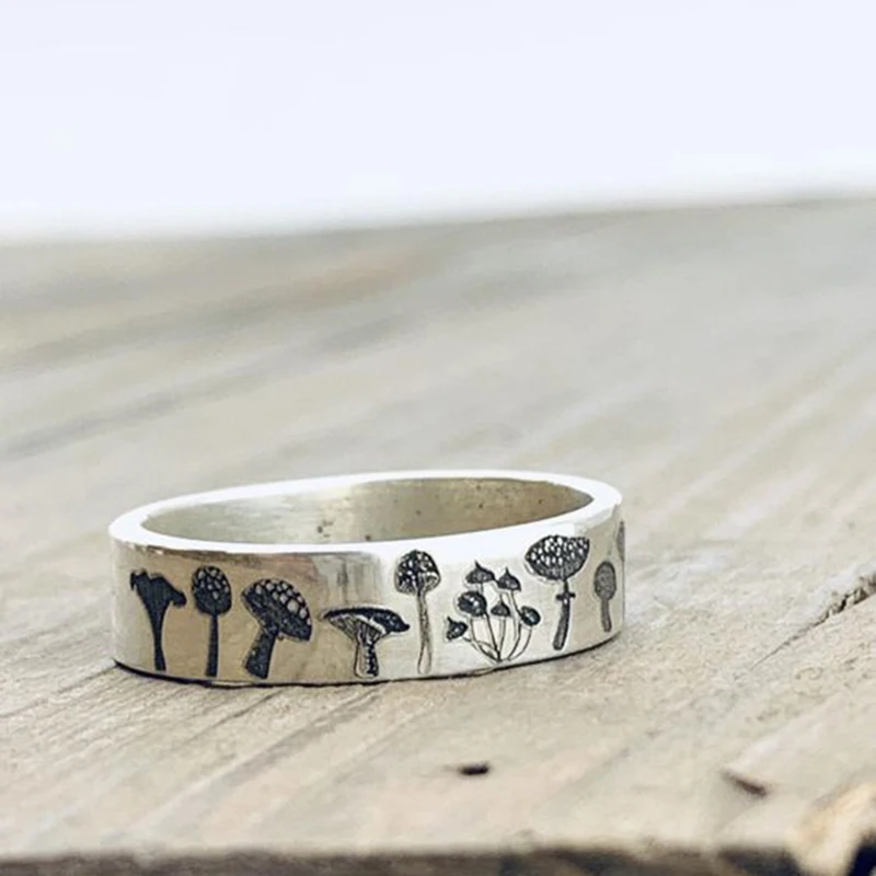 Vintage Mushroom Flower Pattern Ring for Women Men Statement Punk Hip Hop Biker Finger Bohemian Handmade Carved Flower Ring