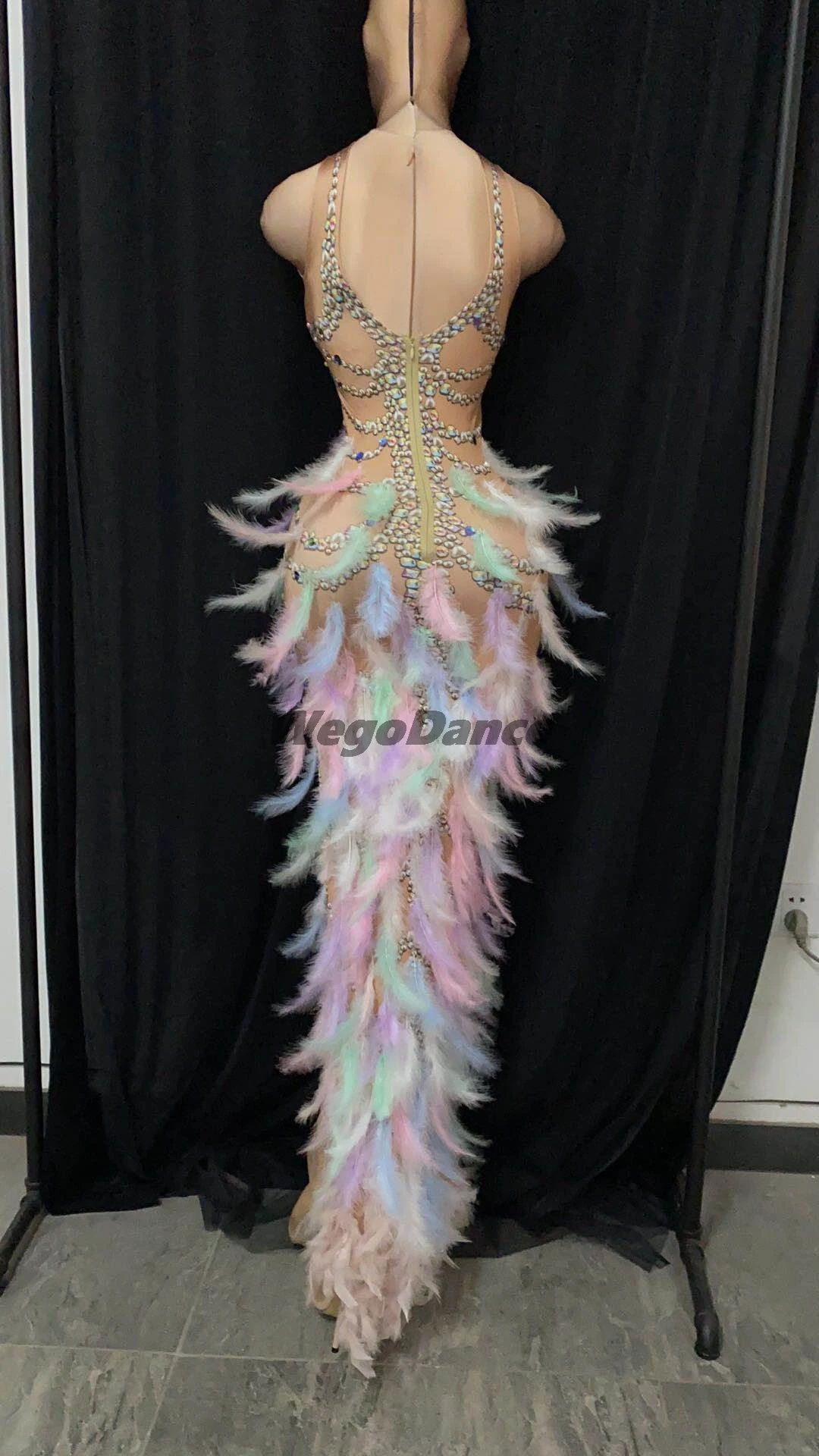 Sexy Feather Rhinestone impreza w klubie nocnym uroczystości kobiet elastyczna bez rękawów wysokie rozcięcie sukienka na studniówkę strój sceniczny