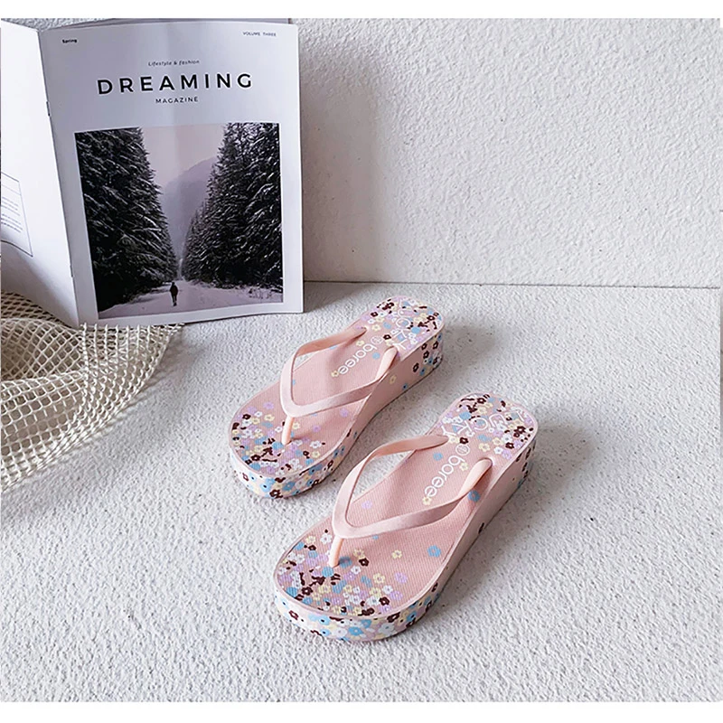 BOREE Flower Patterned Women Shoes Wedges Platform Woman Slippers Summer Non-slip Beach Slippers Women Sandals Flip Flops