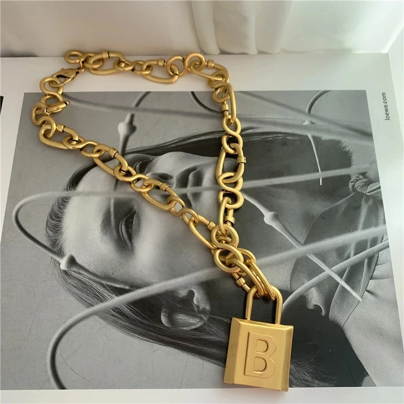 Vintage Chunky Metal Thick Chain Bracelet Necklace Geometric Letter Lock Pendant Necklace Fashion Women Punk Jewelry Accessories