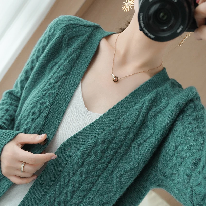 Autumn and Winter New Style 100% Pure Wool Sweater Women\'s V-Neck Knitted Cardigan Loose Casual Cashmere Coat Sweater