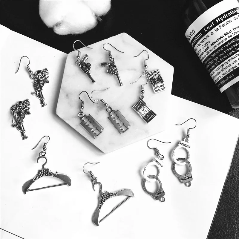 Punk Sliver Handcuffs Blade Drop Earrings For Women Creativity Simple Metal Jewelry Fashion Cool Interesting Gift Wholesale