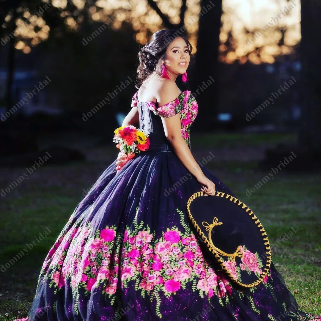 Vestido negro con flores bordadas para niña, Vestido De baile Sexy para quinceañera, Formal, sin hombros, De 15 a 16 años