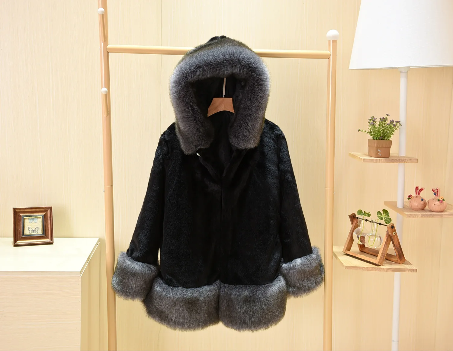 

Women Coat Faux Fur Imitation Fox Fur Collar White Female Jacket Hooded Furry Womens Coats Winter Casaco Feminino KJ510