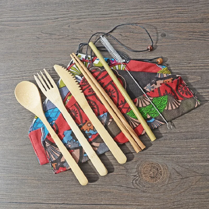 Portable Bamboo Dinnerware Set Easy Carrying Bamboo Straw Cutlery Set with Bag Brush