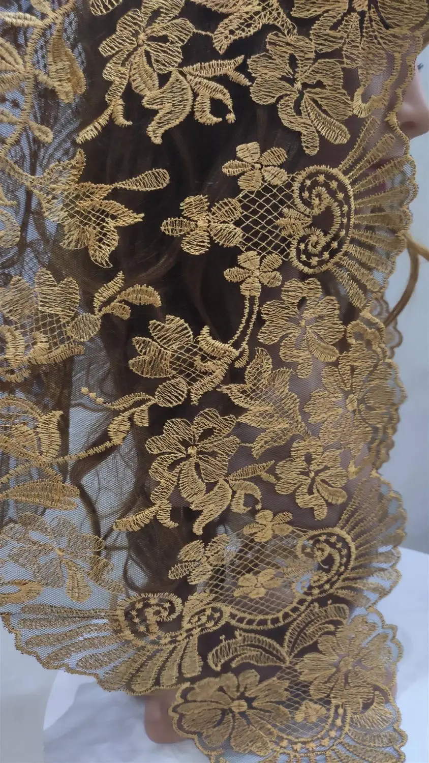 New Design Gold Embroidery Triangular Lace Veil Mantilla