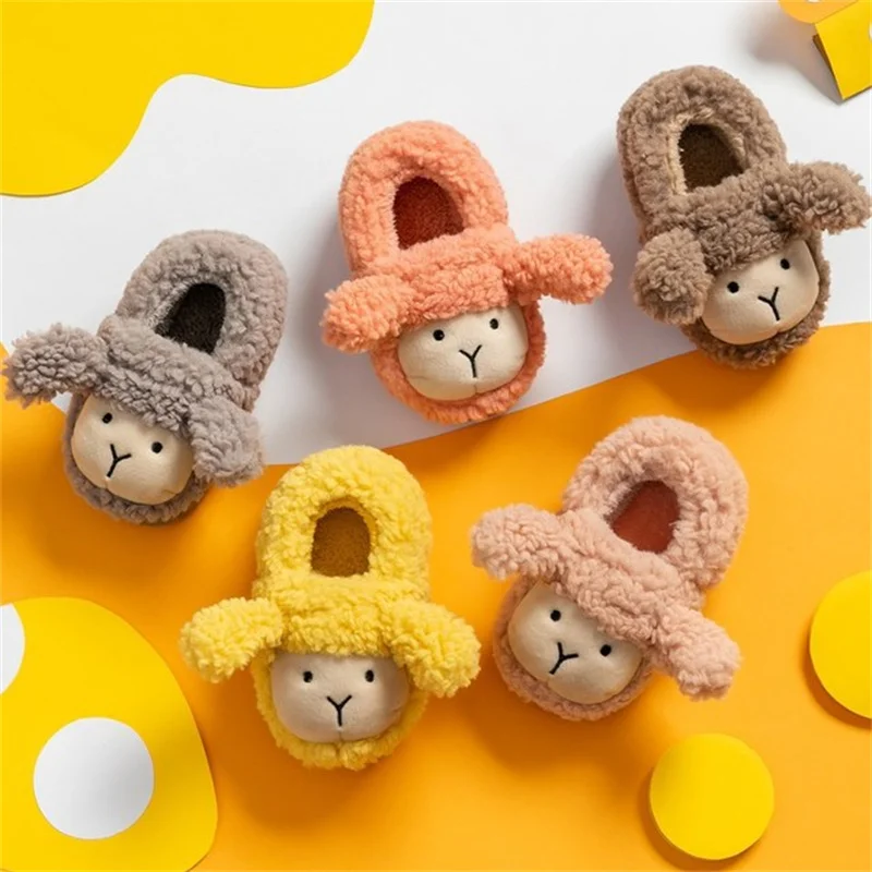 2021 nuove pantofole da casa invernali per bambini calde peluche simpatico cartone animato agnello scarpe per bambini antiscivolo scarpe da bambina