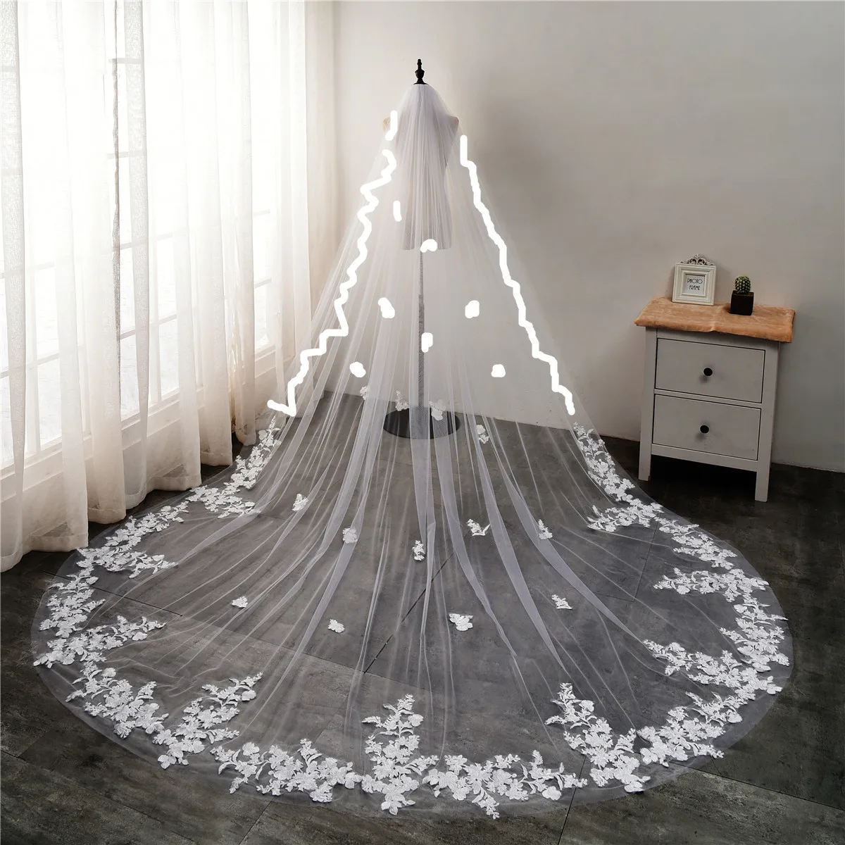 Wedding Veils Long Full Lace Edge Floral Applique Cathedral Bridal Veil With Comb 3/4/5MeterMantilla Style White/Ivory